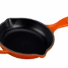 Le Creuset Skillet Signature - Oranjerood - ø 23 Cm - Geëmailleerde Anti-aanbaklaag 2 Le Creuset Skillet Signature - Oranjerood - ø 23 Cm - Geëmailleerde Anti-aanbaklaag -Le Creuset Winkel Knipsel1 11