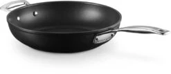 Le Creuset Sauteerpan Les Forgées TNS - ø 28 Cm / 3.2 Liter - Standaard Anti-aanbaklaag -Le Creuset Winkel LC 20190328 ZS PS FS 51101280010202 005