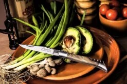 Laguiole Style De Vie Zakmes Met Kurkentrekker - Olijfhout -Le Creuset Winkel laguiole zakmes olijfhout kurkentrekker4