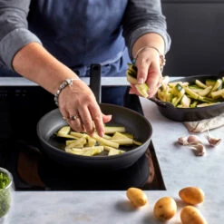 Demeyere Koekenpan Alu Comfort 3 - Duraslide - ø 20 Cm - Standaard Anti-aanbaklaag -Le Creuset Winkel pdp masonry content demeyere alu comfort dura 3 pan heats up quickly 750x750