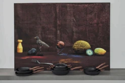 Sambonet Wokpan Rock 'n' Rose - Zwart - ø 32 Cm - Standaard Anti-aanbaklaag 8 Sambonet Wokpan Rock 'n' Rose - Zwart - ø 32 Cm - Standaard Anti-aanbaklaag -Le Creuset Winkel sambonet rock n rose sfeer10 1